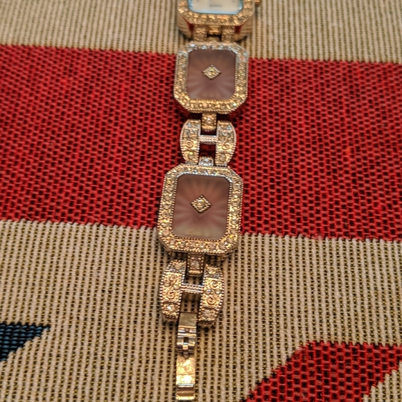 vintage crystal watch (thredup) - Picture 7 of 13